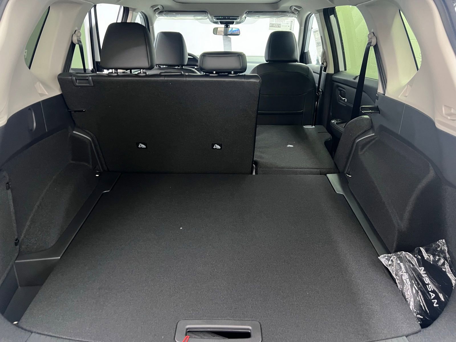 Certified 2025 Nissan Rogue SV w/ SV Premium Package image 32