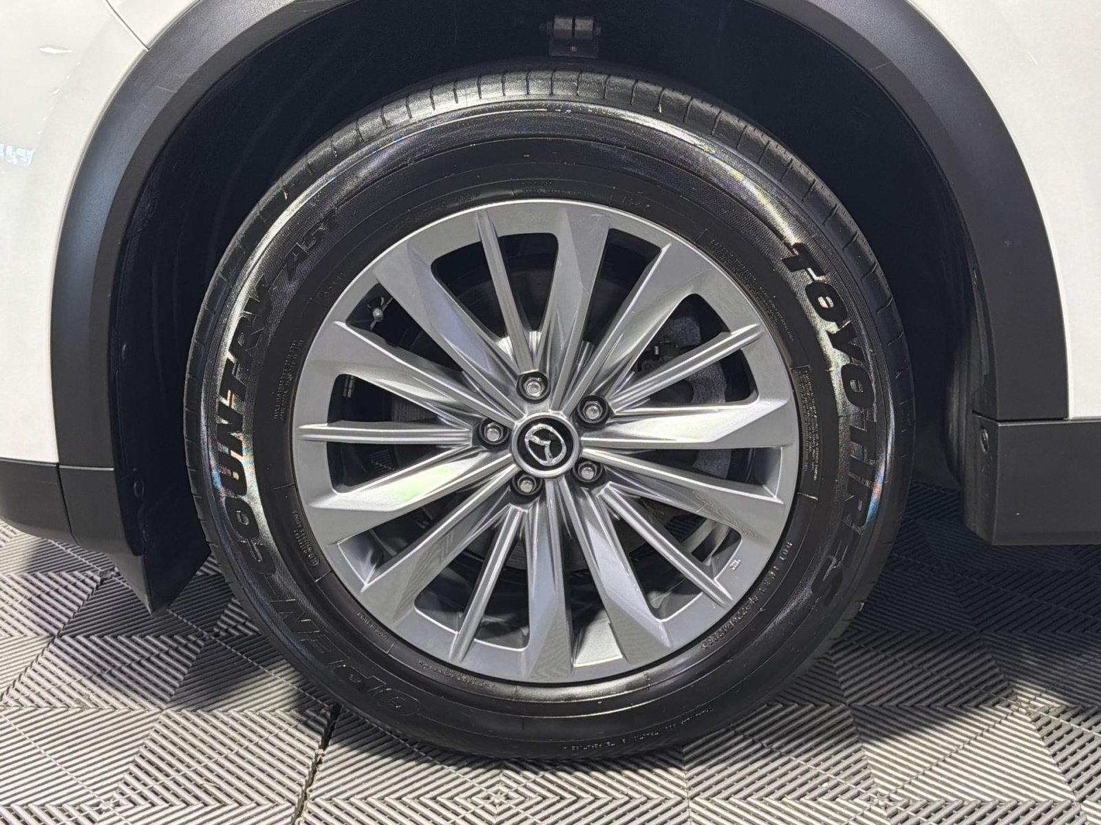 Used 2024 MAZDA CX-90 Plug-In Hybrid w/ Preferred AWD/4WD image 16