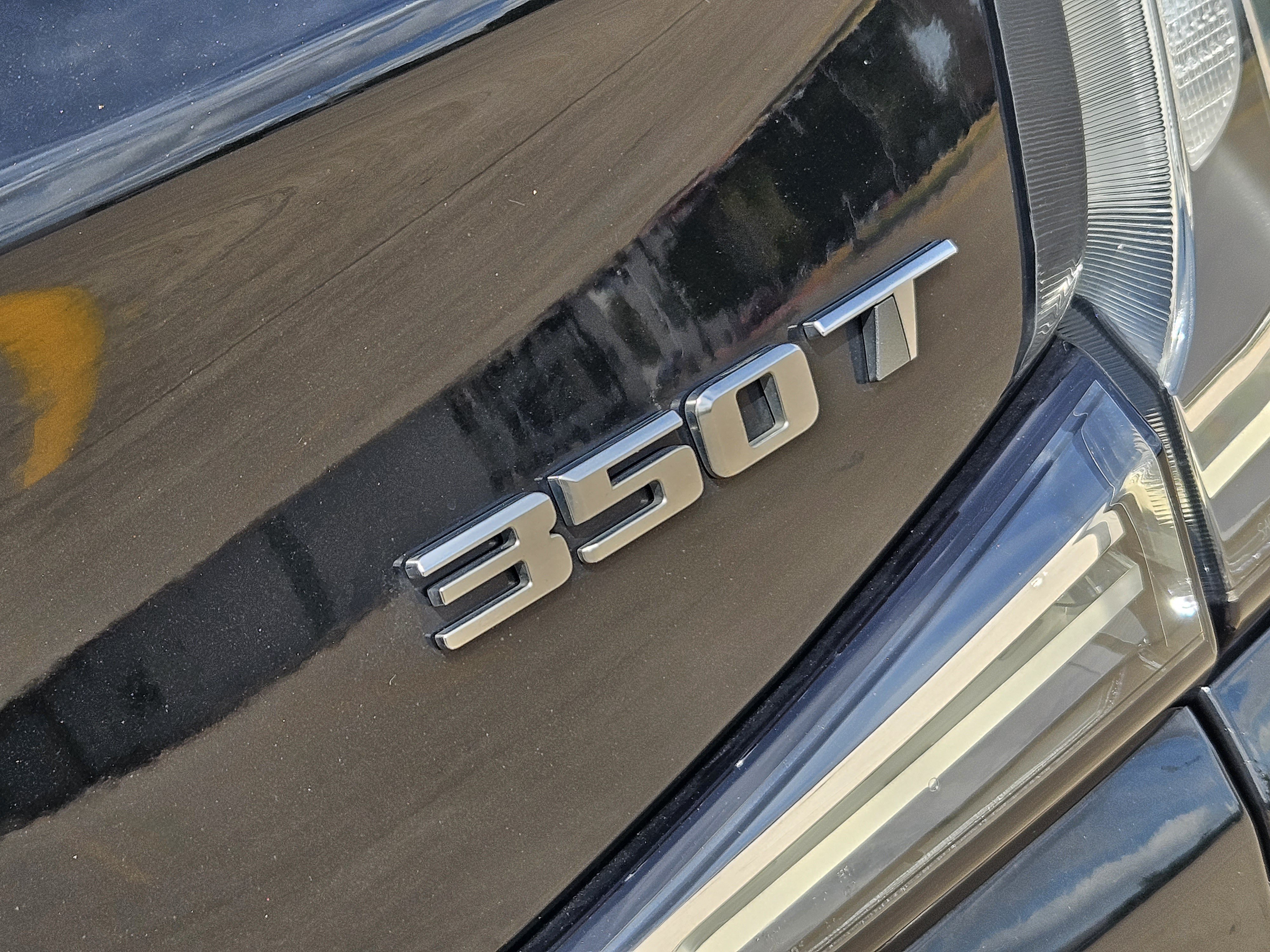 Used 2023 Cadillac XT4 Sport w/ Cold Weather Package FWD image 29