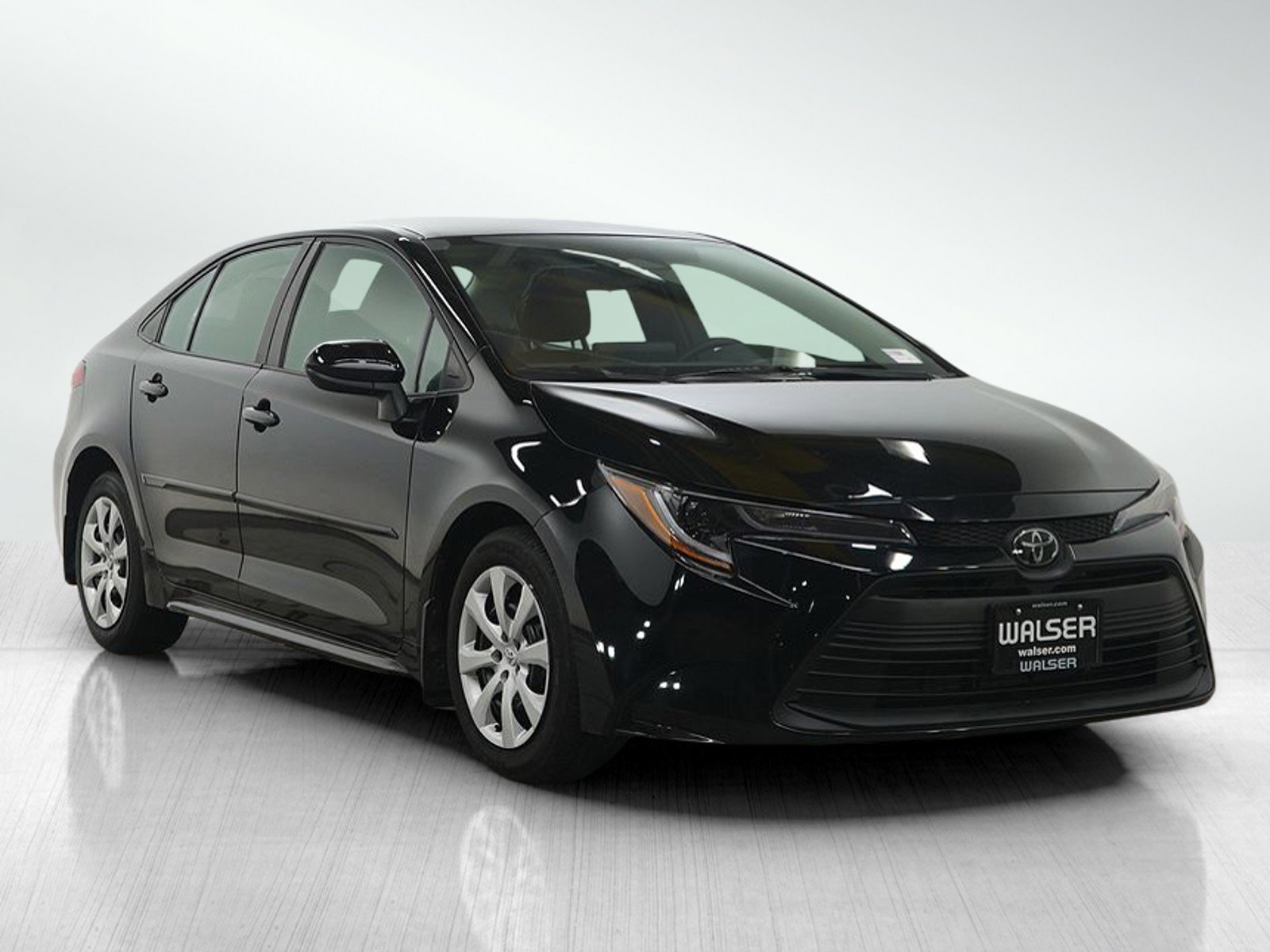 Used 2023 Toyota Corolla LE image 7