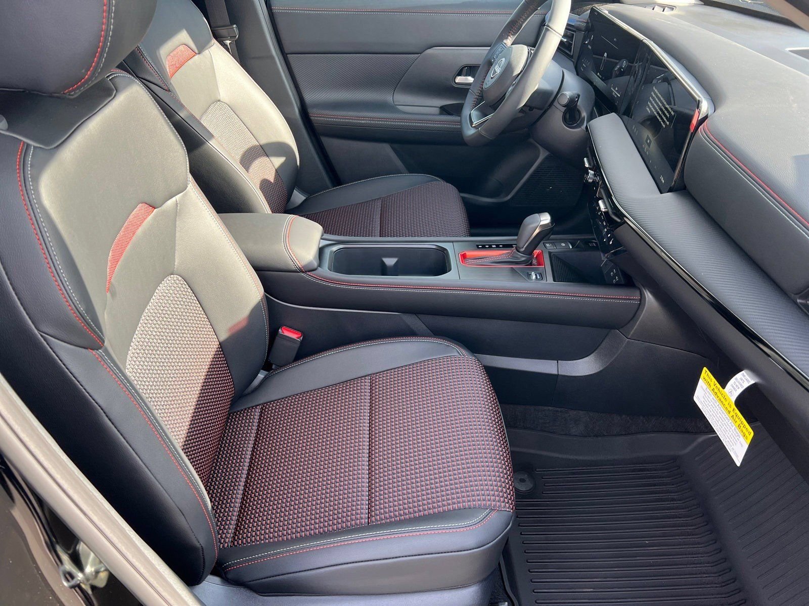 New 2026 Nissan Kicks SR w/ Cold Weather Package FWD image 13