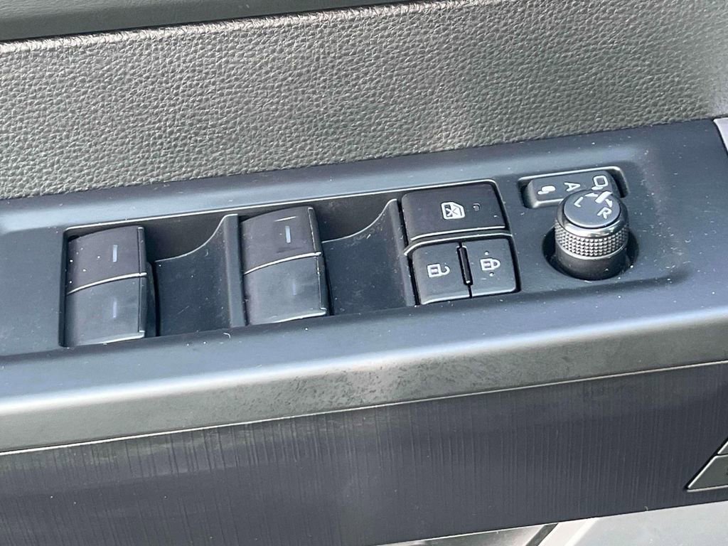 Used 2023 Toyota Tundra Platinum image 28