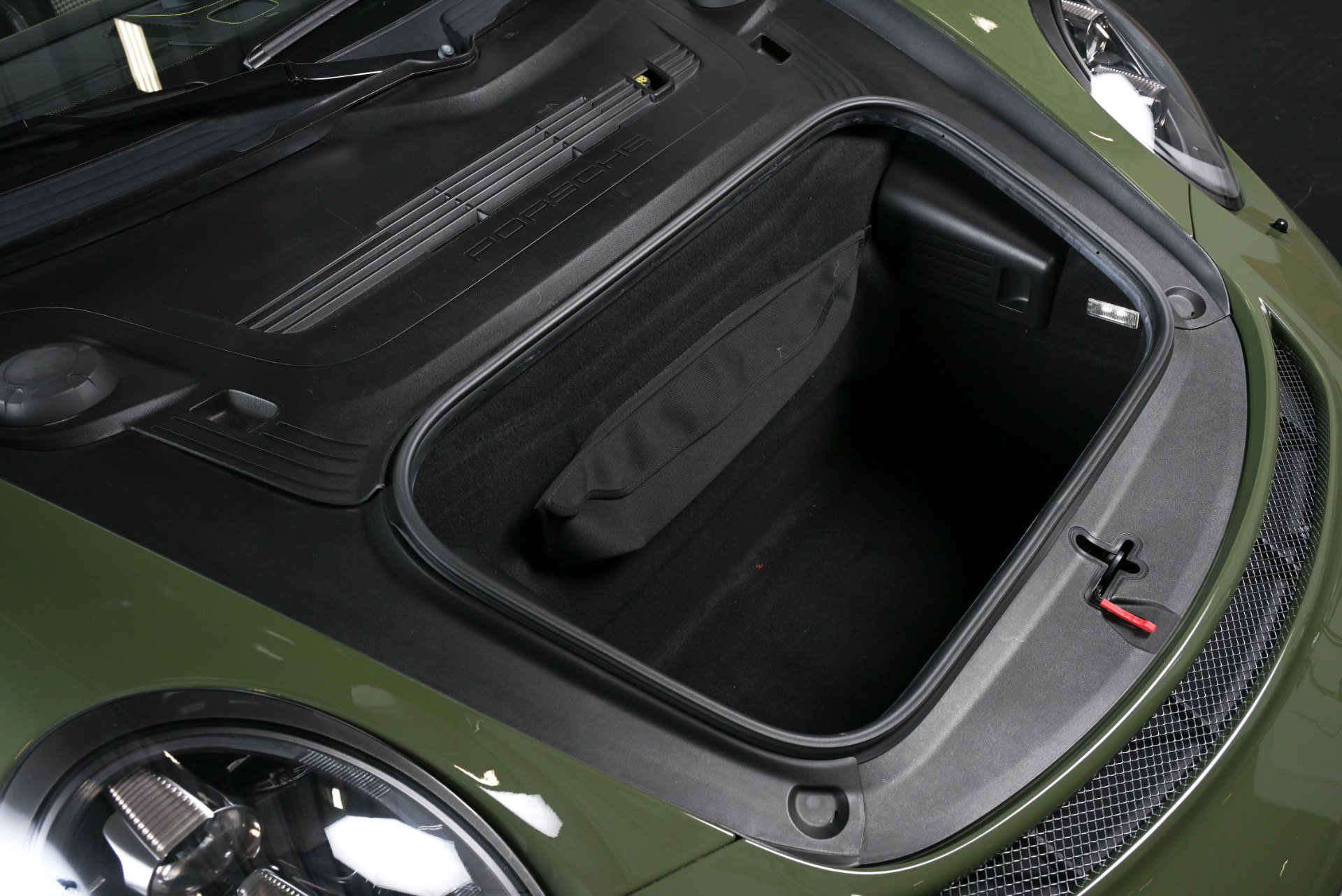 Used 2019 Porsche 911 Speedster RWD image 26