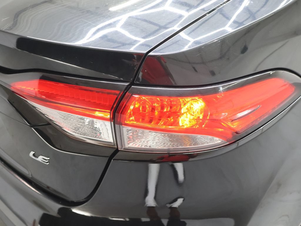 Used 2022 Toyota Corolla LE FWD image 31