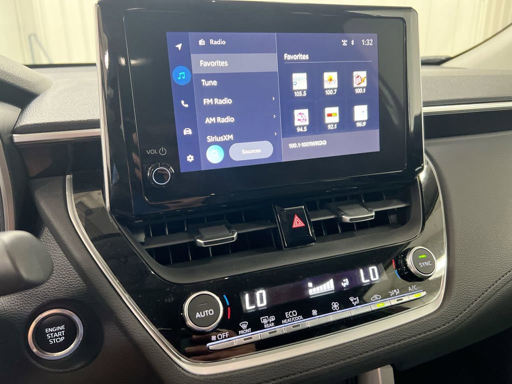 Used 2023 Toyota Corolla Cross XLE image 13