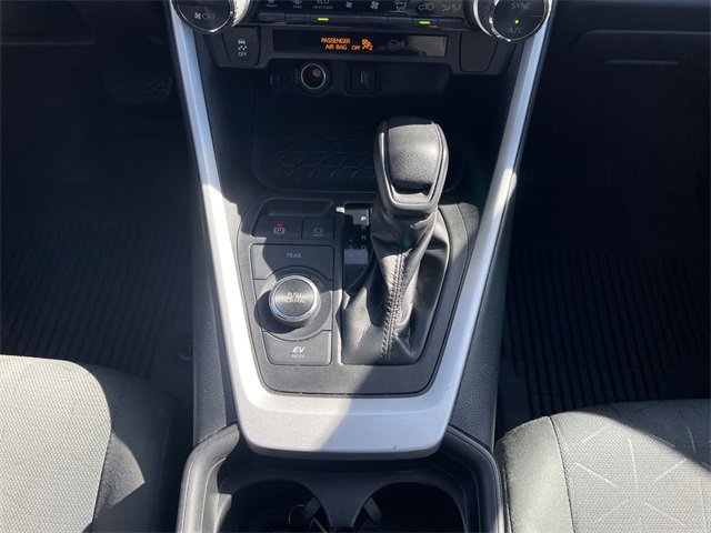 Used 2021 Toyota RAV4 XLE image 22