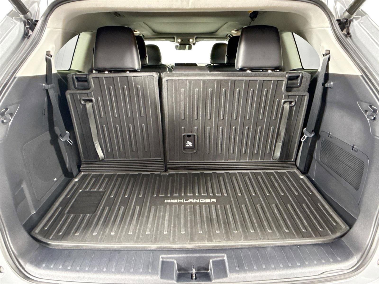 Certified 2021 Toyota Highlander Platinum AWD/4WD image 41