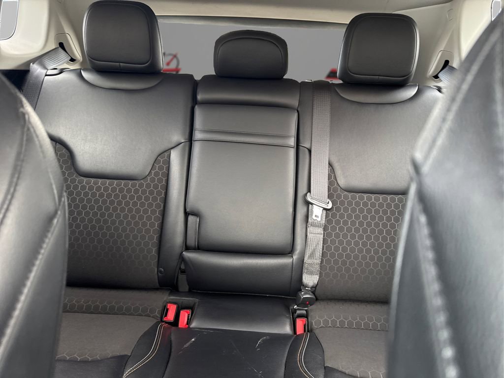 Used 2018 Jeep Compass Latitude w/ Cold Weather Group image 18