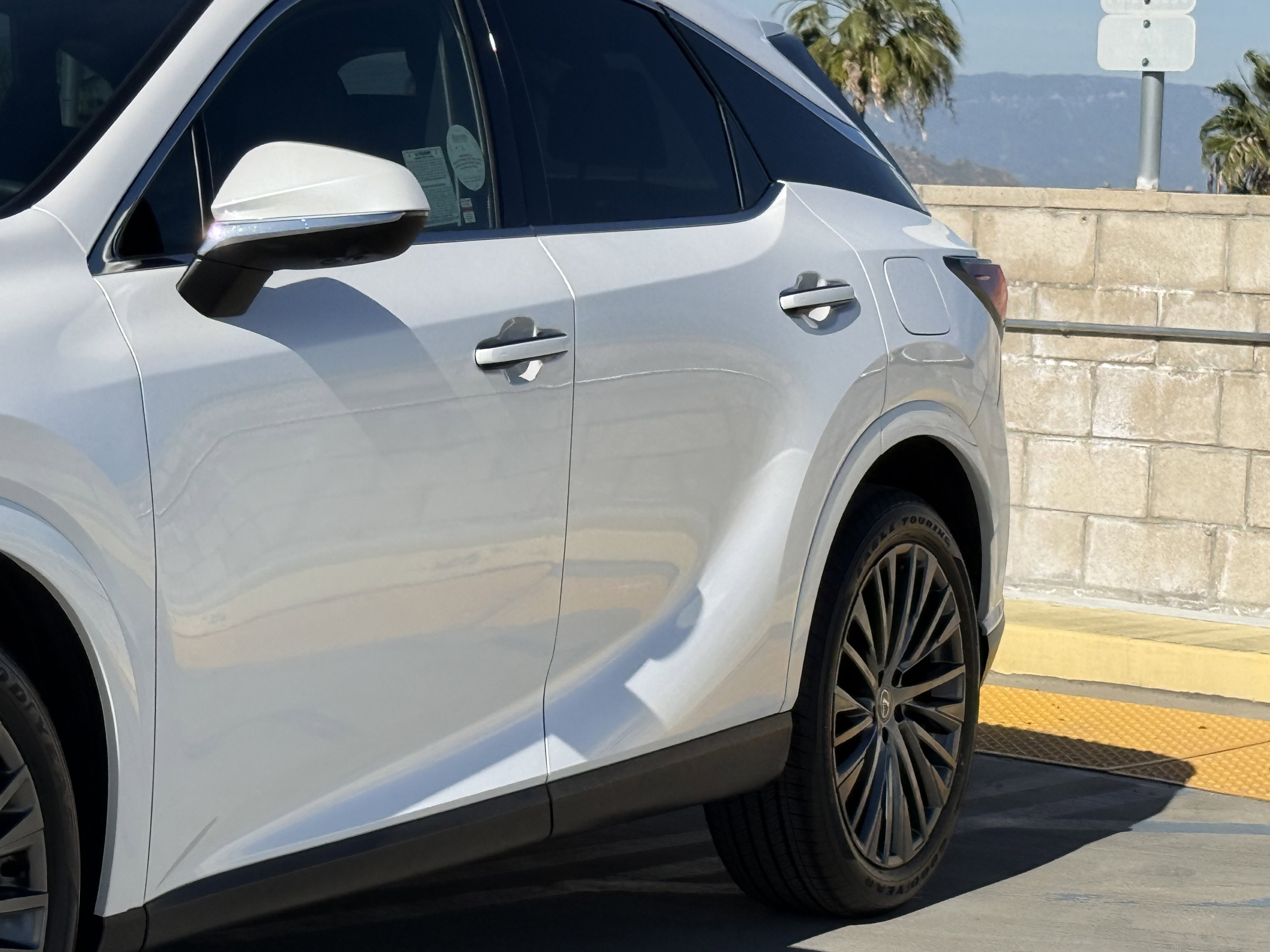 Used 2023 Lexus RX 350 FWD w/ Cold Area Package image 8