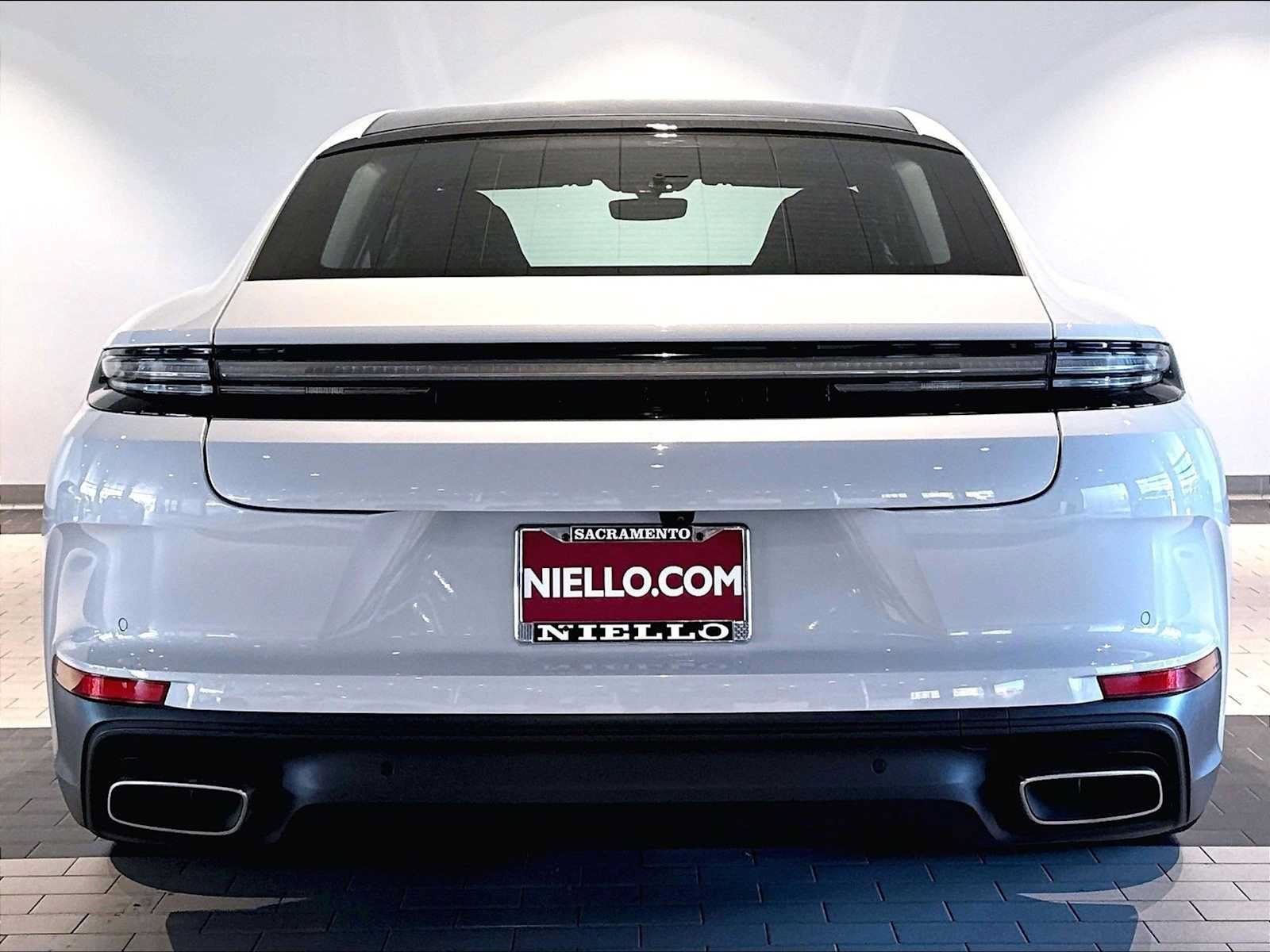 Used 2024 Porsche Panamera 4 AWD/4WD image 9
