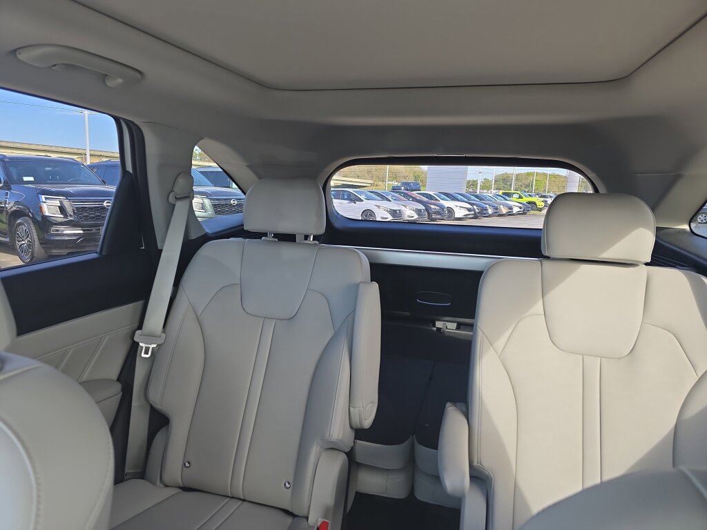 Used 2025 Kia Sorento SX image 10