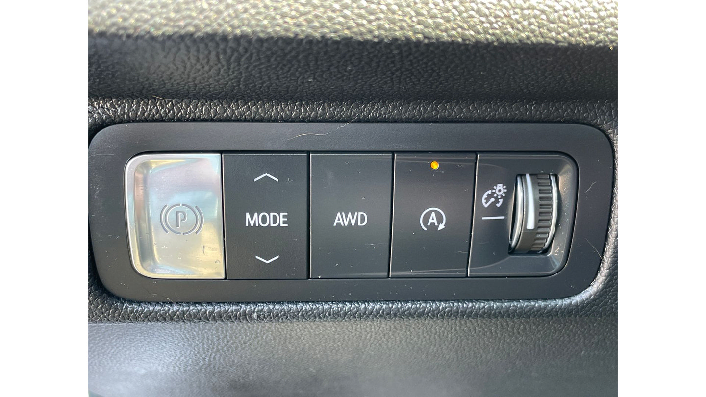 Used 2026 Chevrolet Traverse High Country w/ LPO, Floor Liner Package AWD/4WD image 16
