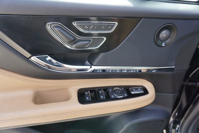 Used 2020 Lincoln Corsair Reserve w/ Equipment Group 201A image 15