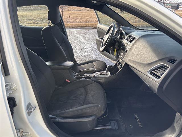 Used 2012 Dodge Avenger SE image 19