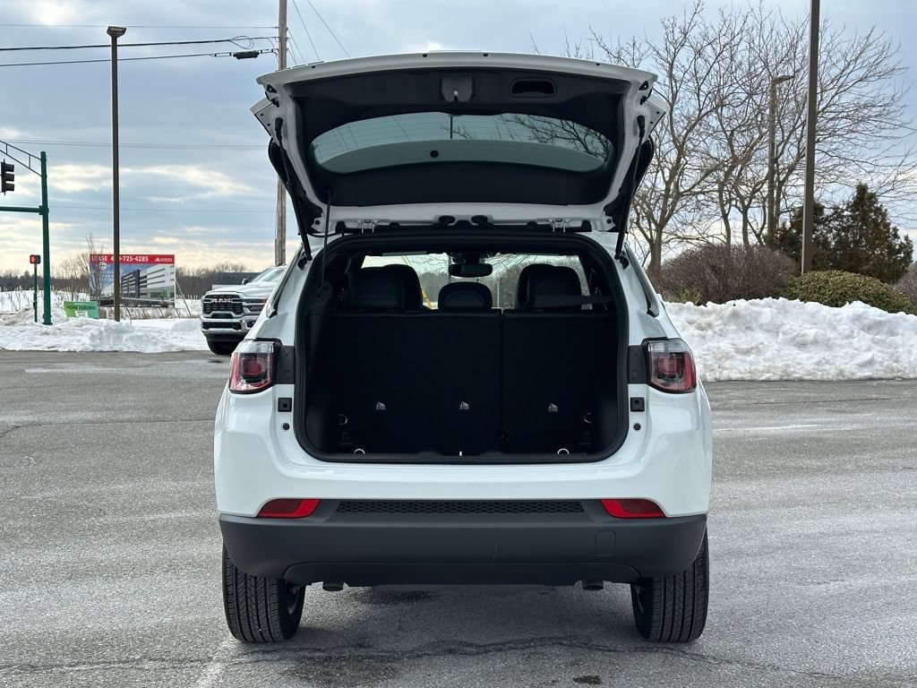 New 2026 Jeep Compass Latitude AWD/4WD image 13