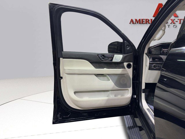 Used 2020 Lincoln Navigator L Black Label w/ Cargo Convenience Package image 21