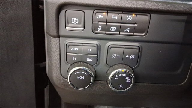 Used 2025 Chevrolet Tahoe LT image 31