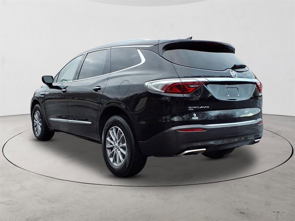 Used 2023 Buick Enclave Essence image 7