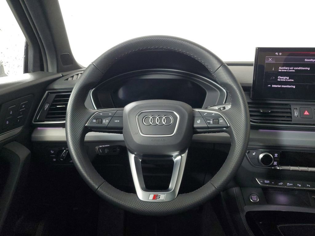 Used 2024 Audi Q5 e Prestige w/ Prestige Package image 16