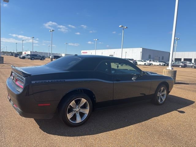Used 2021 Dodge Challenger SXT image 4