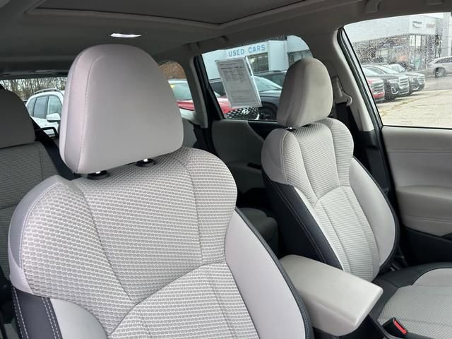 Used 2023 Subaru Forester Premium image 32