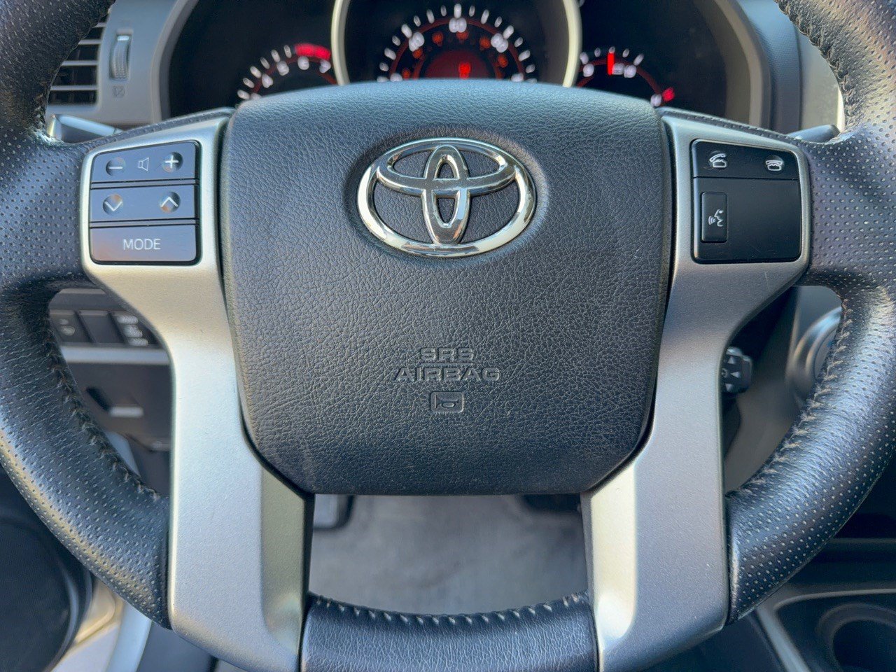 Used 2011 Toyota 4Runner Limited AWD/4WD image 10
