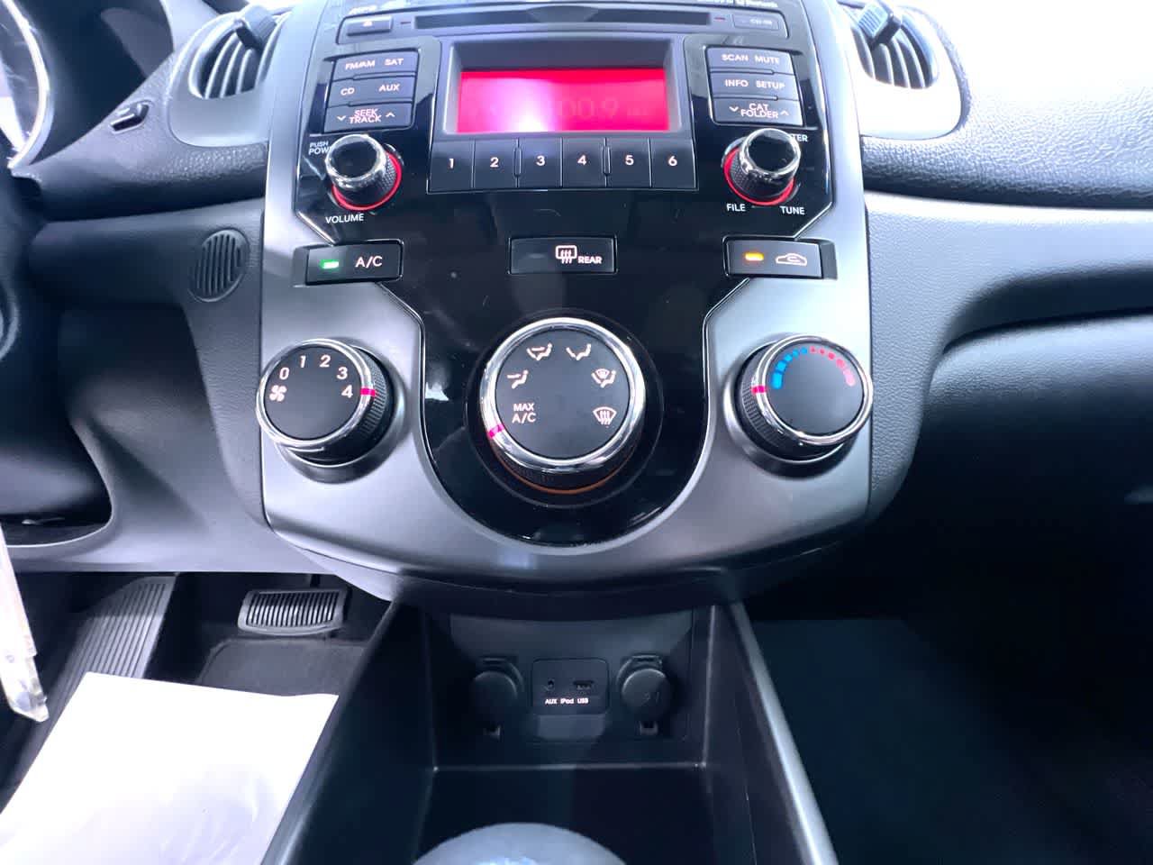 Used 2013 Kia Forte Koup EX FWD image 25