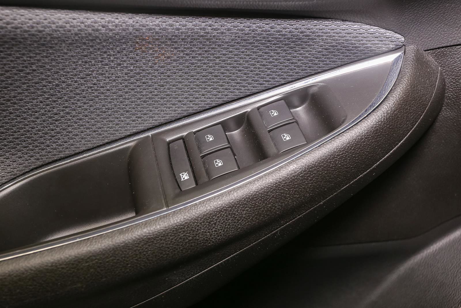 Used 2018 Chevrolet Cruze LT image 36