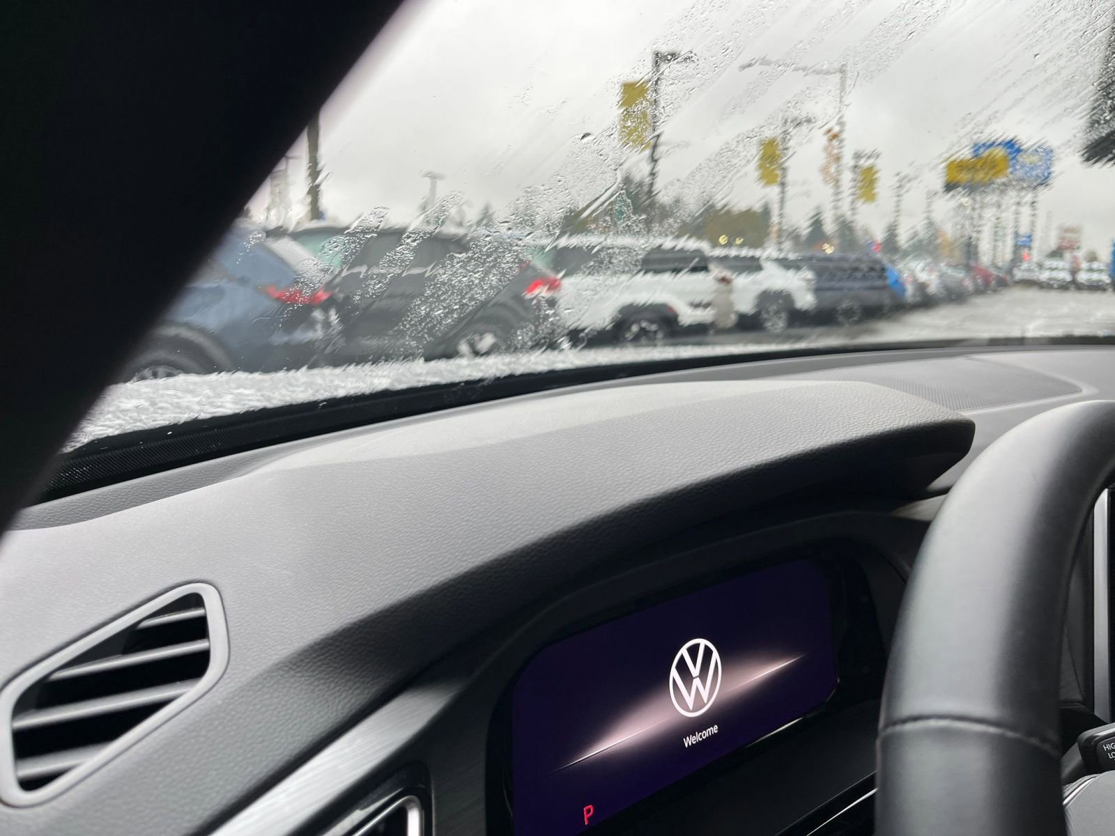 Used 2025 Volkswagen Atlas Cross Sport SE image 34