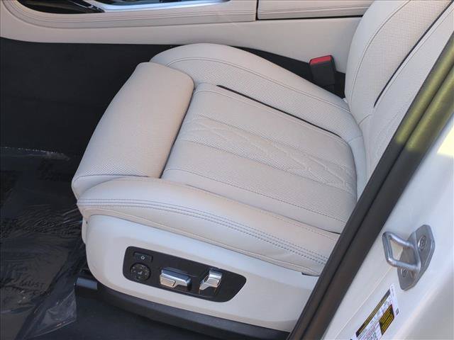 New 2026 BMW ALPINA XB7 AWD/4WD image 4