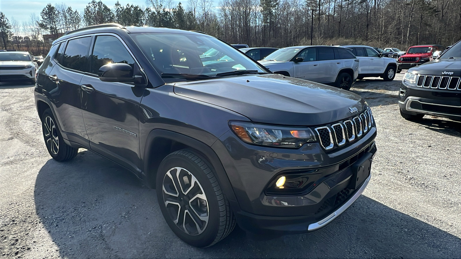 Used 2024 Jeep Compass Limited image 5