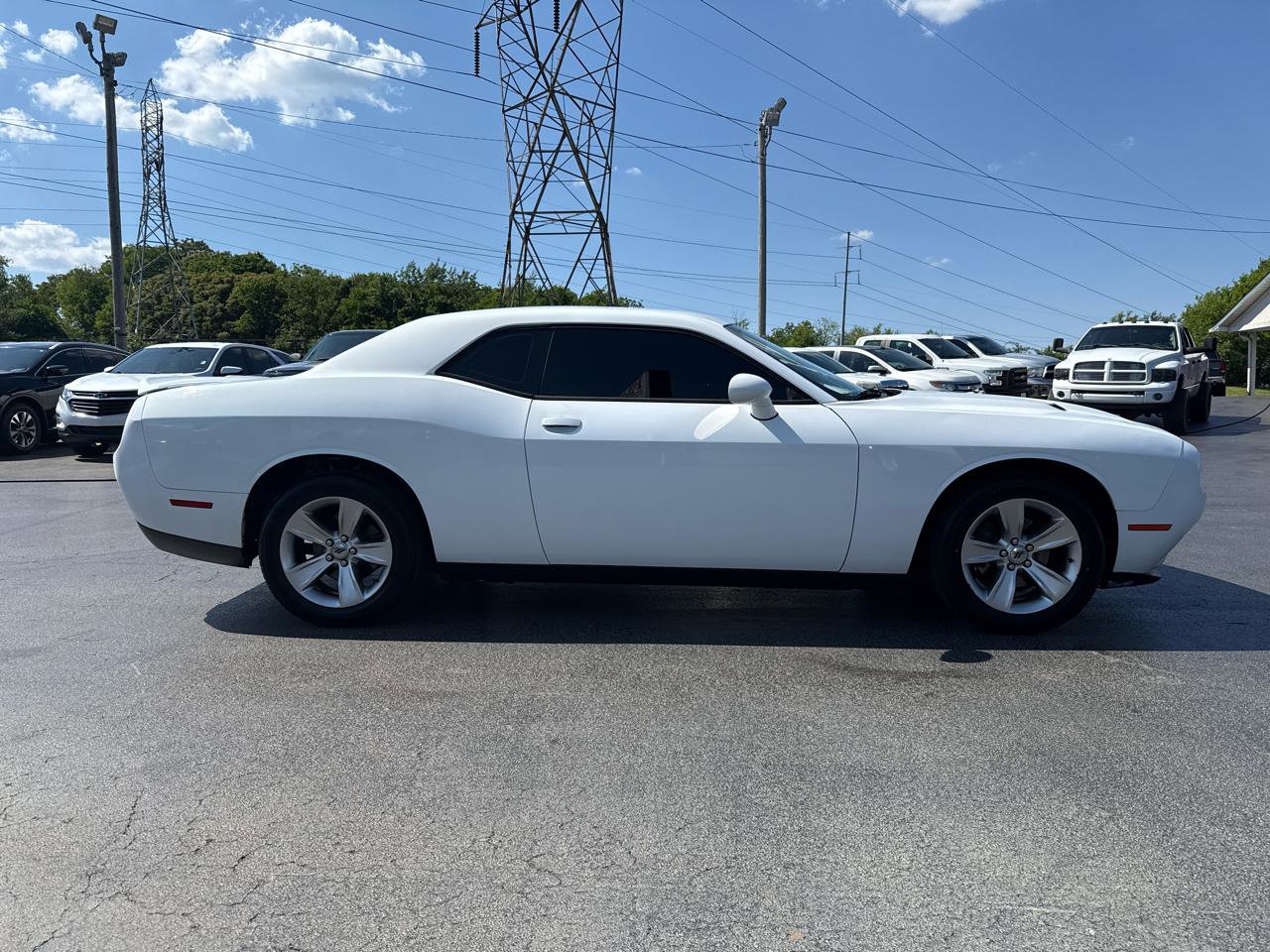 Used 2019 Dodge Challenger SXT RWD image 3