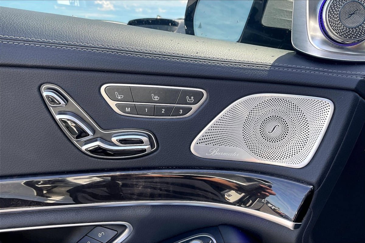 Used 2018 Mercedes-Benz S 560 Sedan image 8