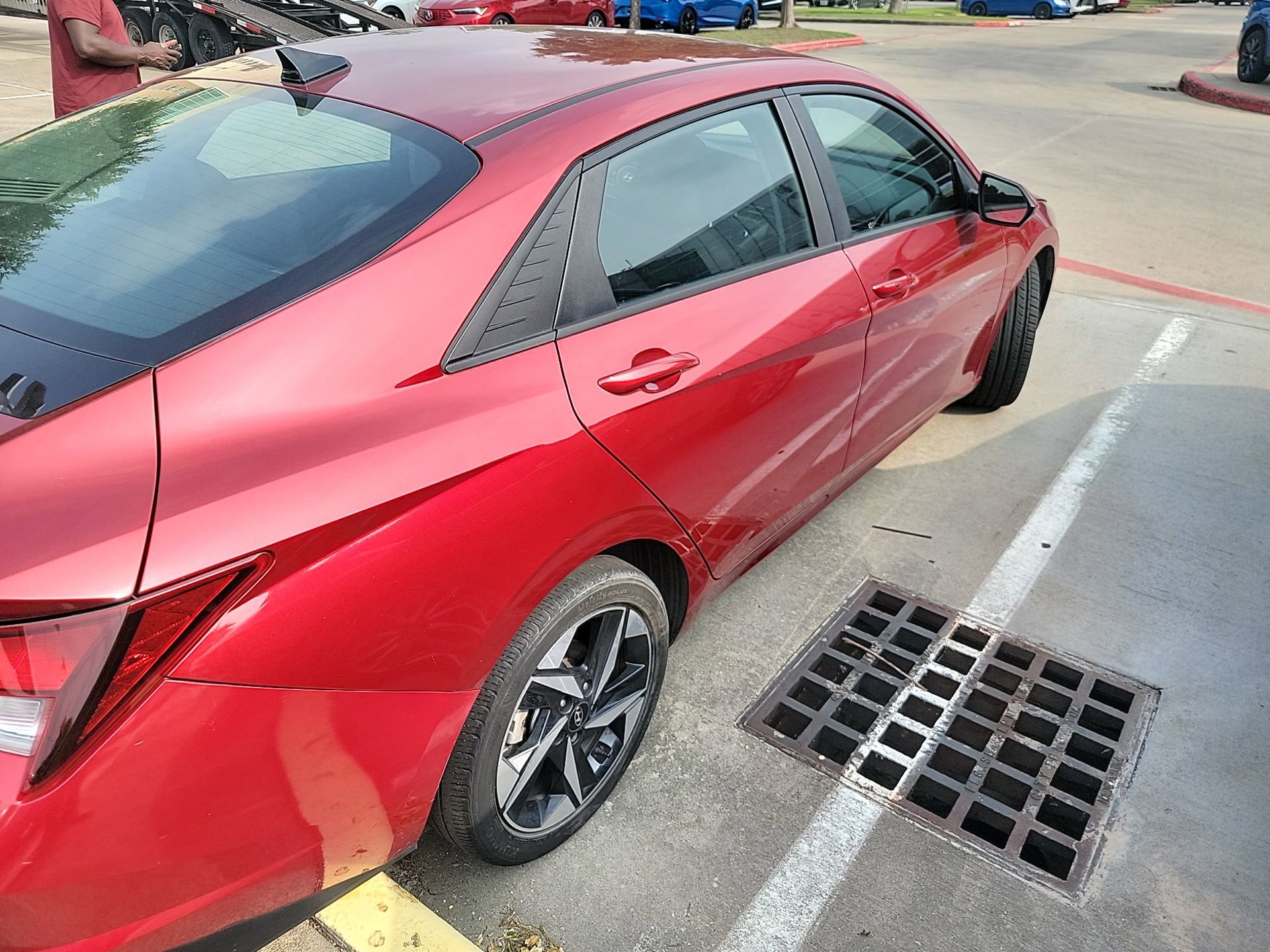 Used 2023 Hyundai Elantra SEL w/ Convenience Package FWD image 4