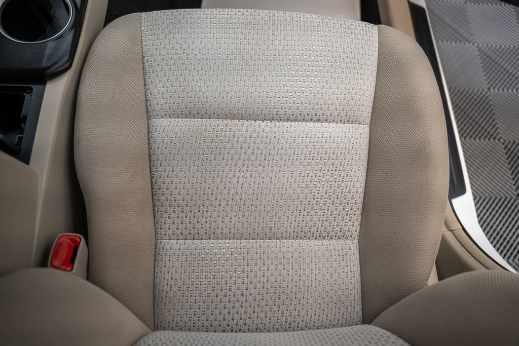 Used 2012 Toyota Camry LE FWD image 26