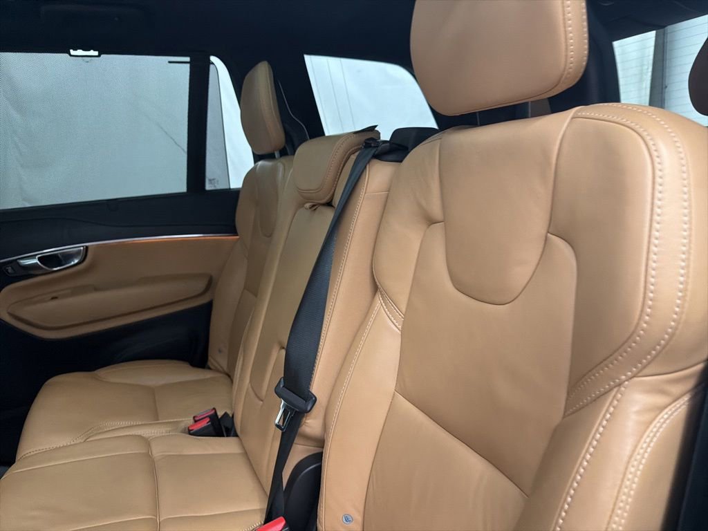Used 2023 Volvo XC90 T8 Ultimate w/ Lounge Package AWD/4WD image 19