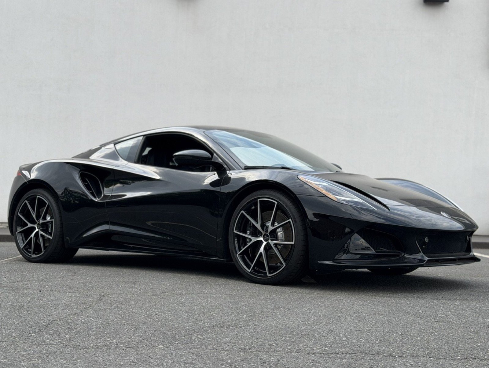 Used 2025 Lotus Emira RWD video 1