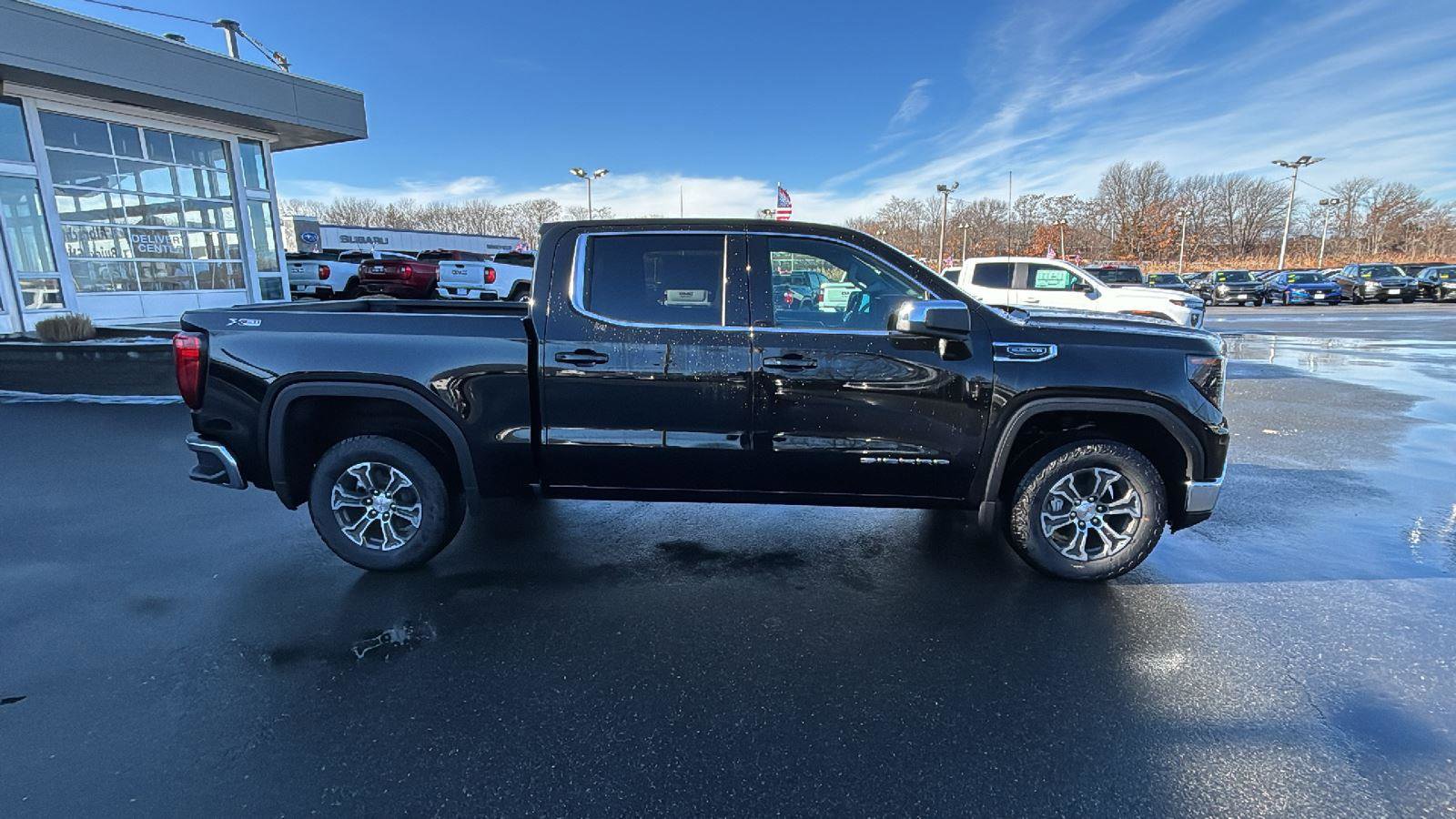 New 2026 GMC Sierra 1500 SLE image 8