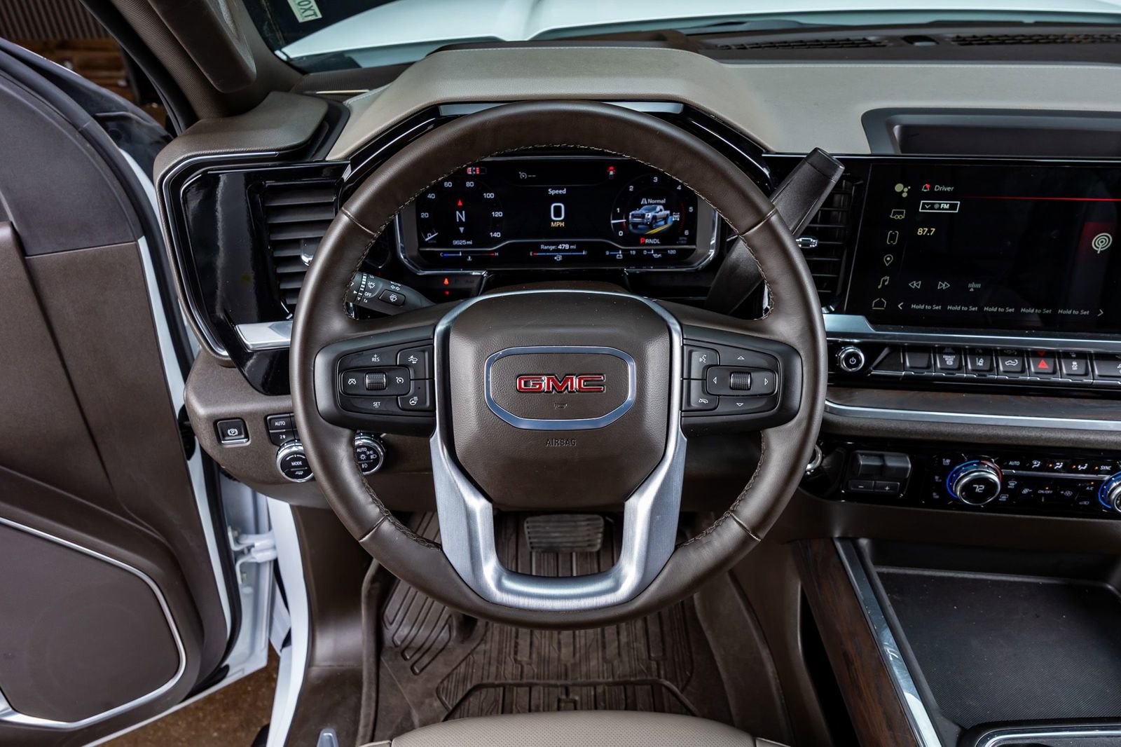 Used 2025 GMC Sierra 2500 SLT image 19