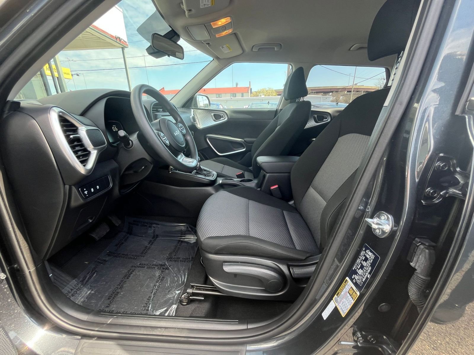 Used 2025 Kia Soul LX w/ LX Technology Package image 24