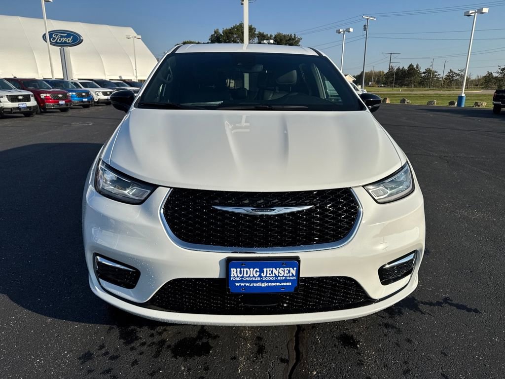New 2026 Chrysler Pacifica Select image 8