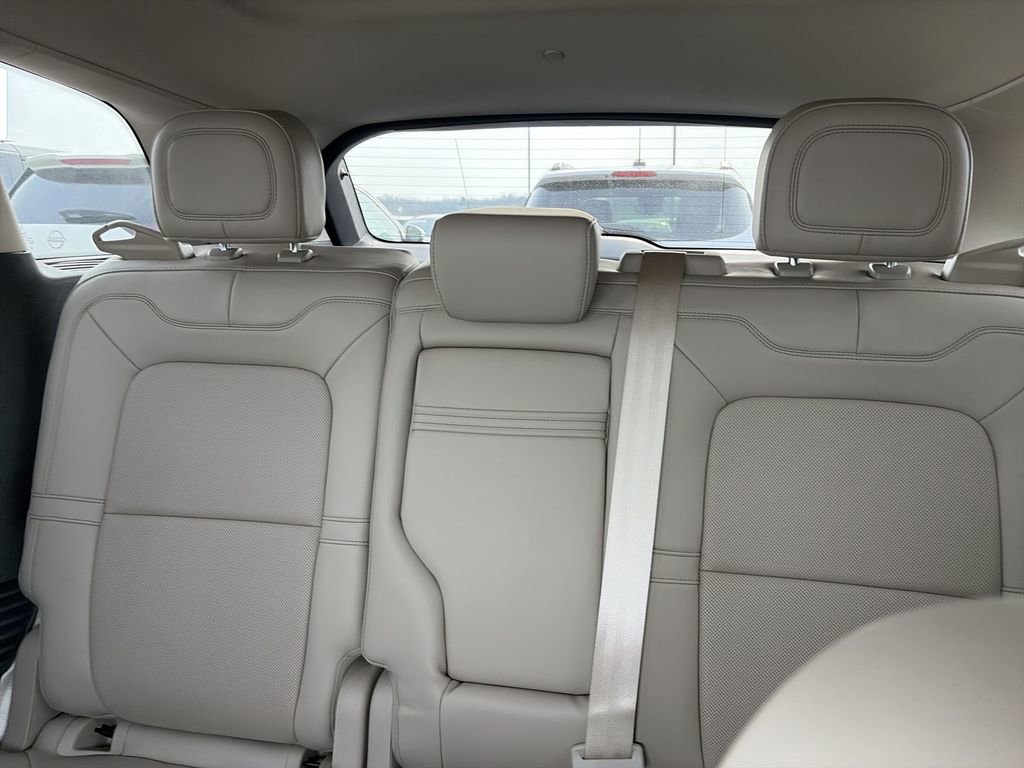 Used 2022 Lincoln Corsair Reserve w/ Equipment Group 201A image 23