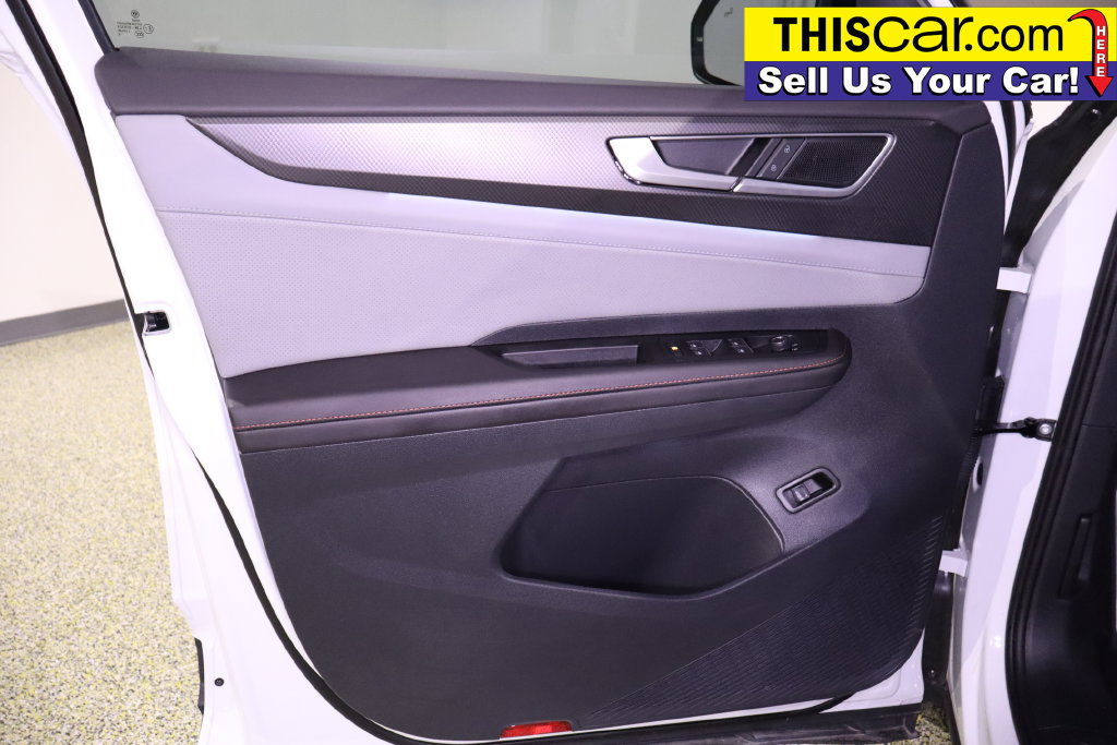 Used 2025 Volkswagen Atlas Peak Edition SE AWD/4WD image 40
