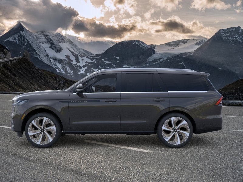 New 2026 Lincoln Navigator Black Label AWD/4WD image 3