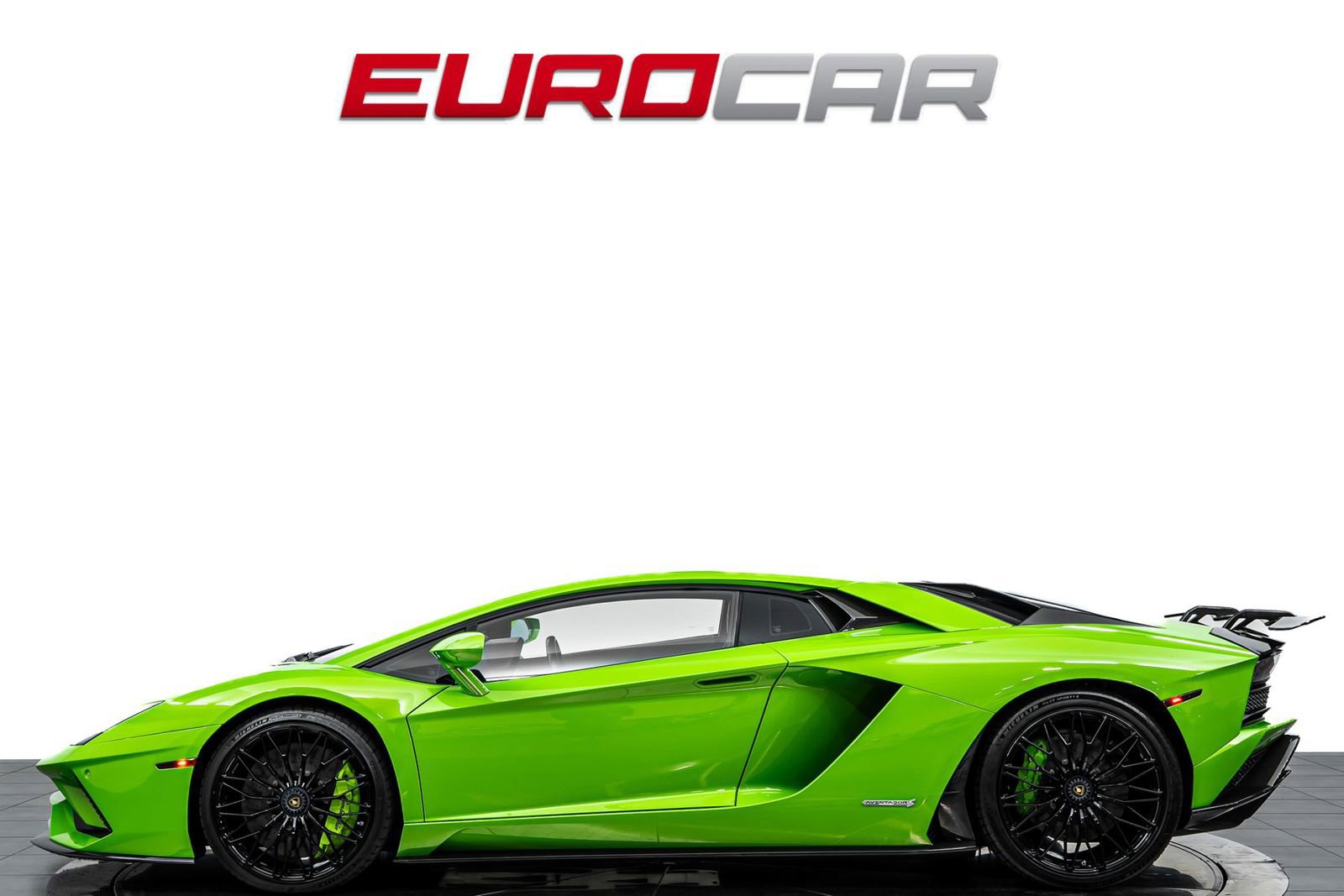 Used 2018 Lamborghini Aventador S image 2