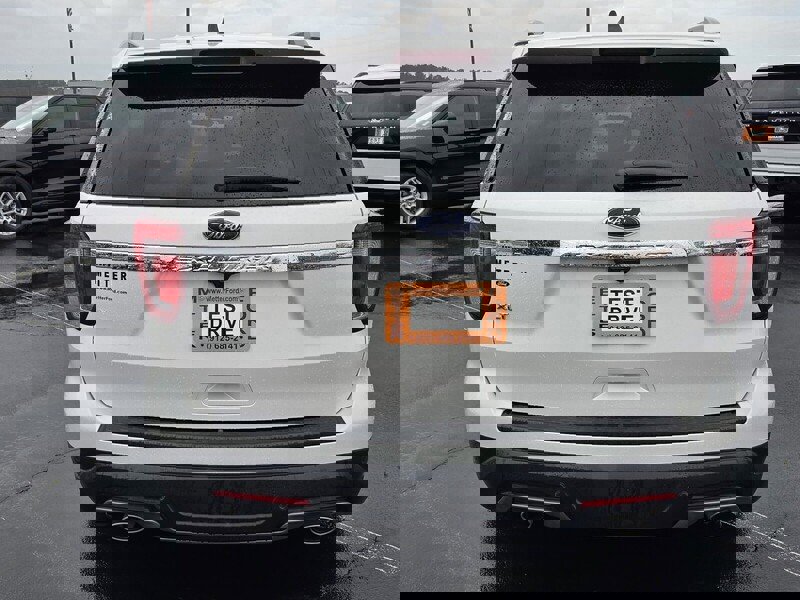 Used 2018 Ford Explorer XLT image 9
