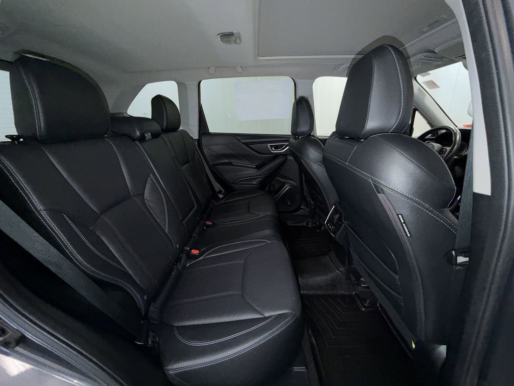 Used 2020 Subaru Forester Limited image 17