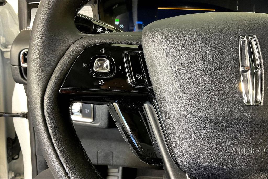 Used 2026 Lincoln Corsair Premiere image 27