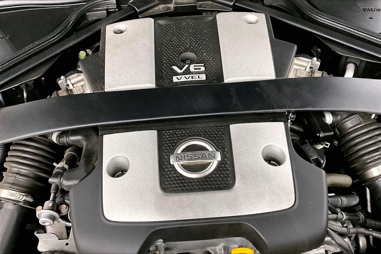 Used 2018 Nissan 370Z Touring Sport RWD image 32