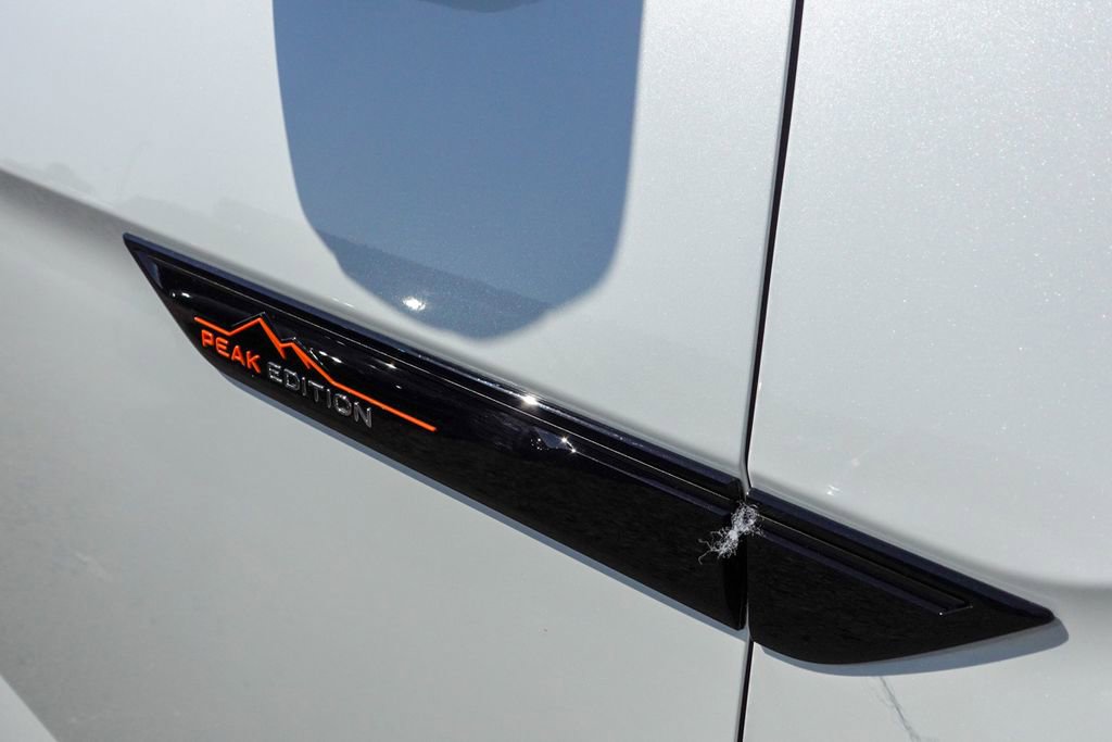 New 2026 Volkswagen Atlas Peak Edition image 7